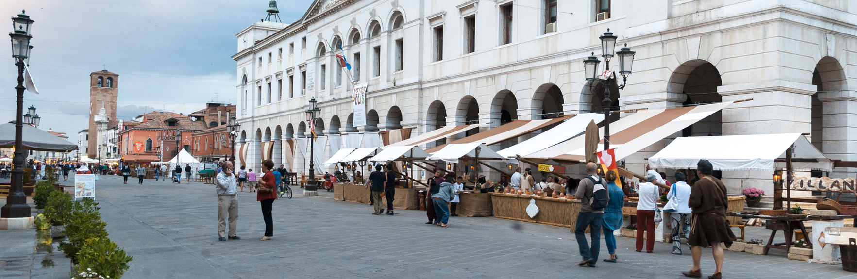 Mercato in Corso del Popolo a Chioggia